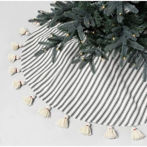 Hearth and Hand with Magnolia Tree Skirt Embroidered Sour Cream & Green - Picture 1 of 4